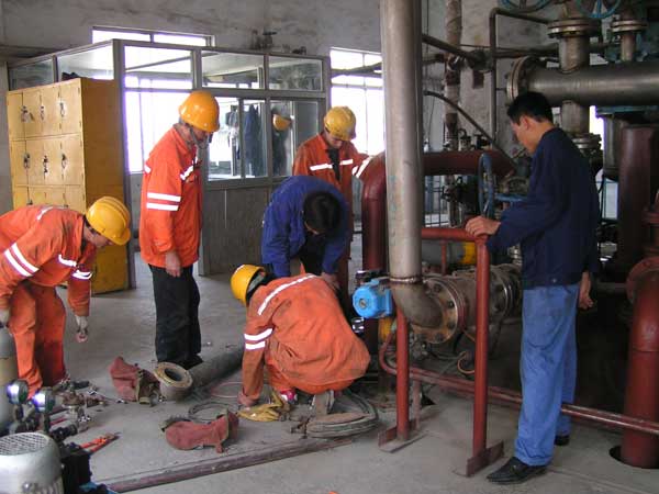 國(guó)金化工聚合反應(yīng)釜清洗工程