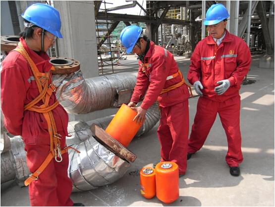 青潔能Pig清洗現(xiàn)場及設備（圖中年長者為個公司總工韓泰清高工）